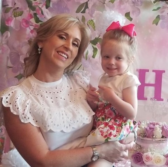 Meet your Posher, Tara - Picture 1 of 1